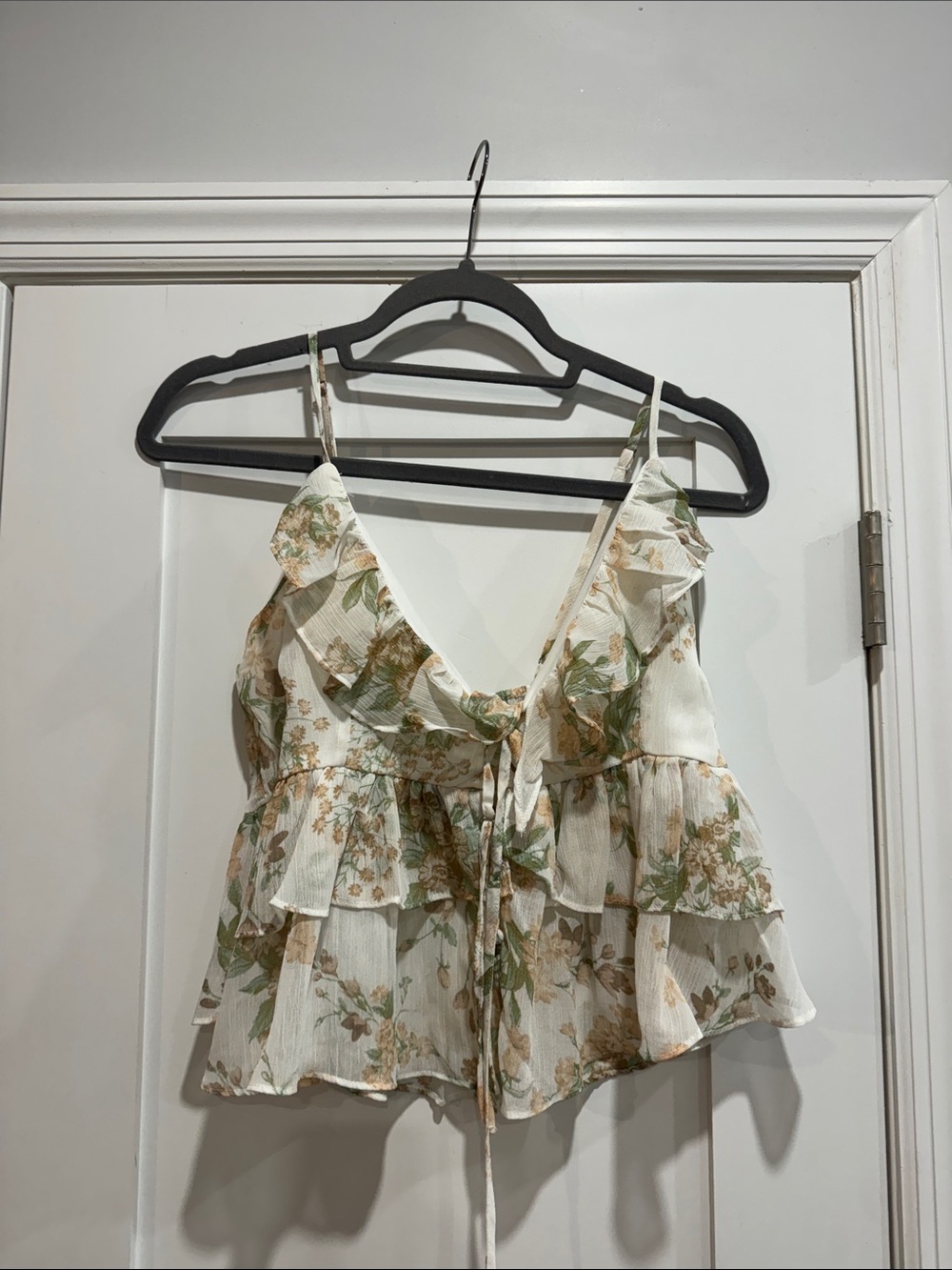 Love Tree White Floral Ruffle Tie-Front Cami